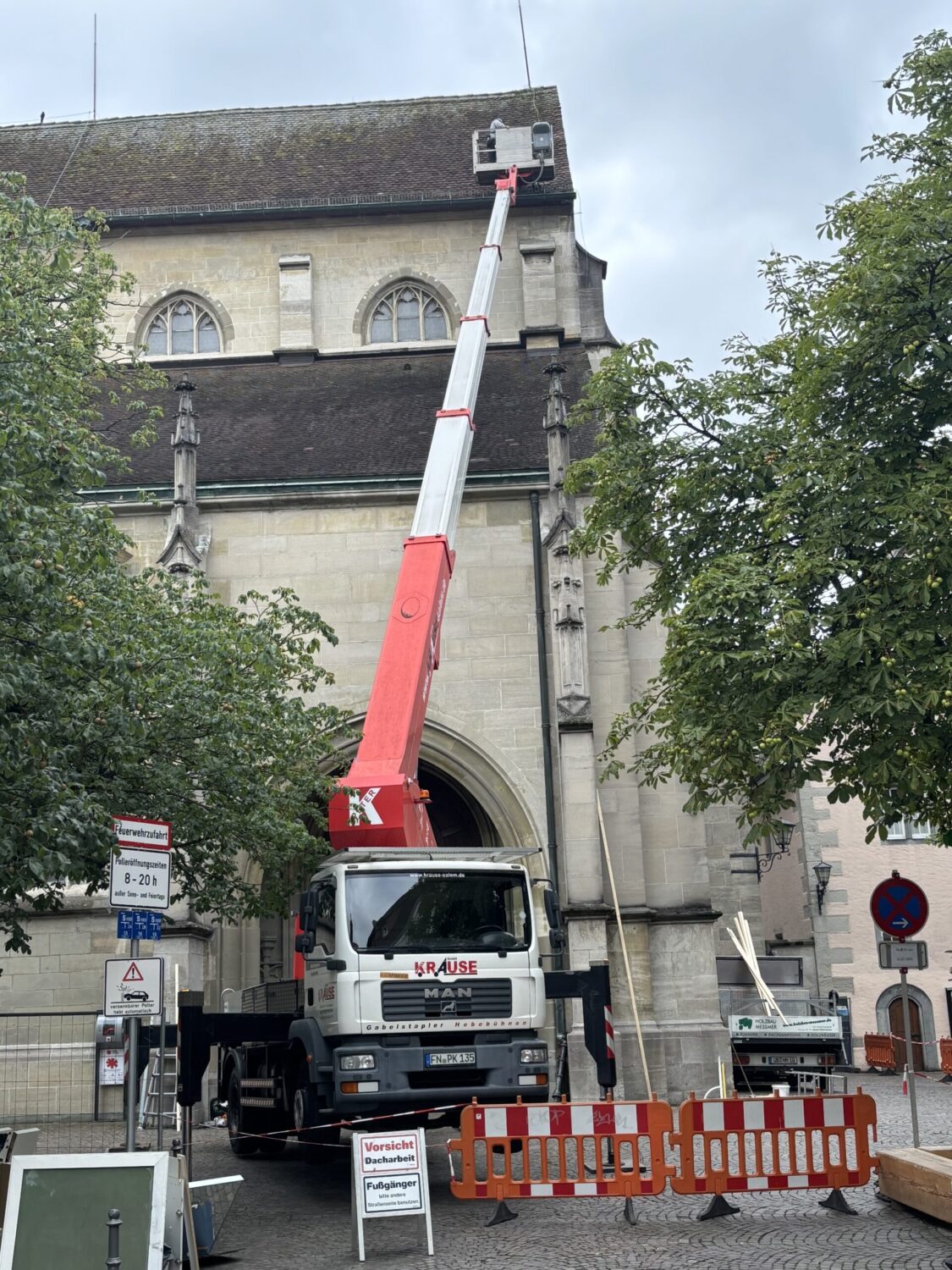 2025 _7 Dachsparrenreparatur Beleuchtung im Münsterinnenraum